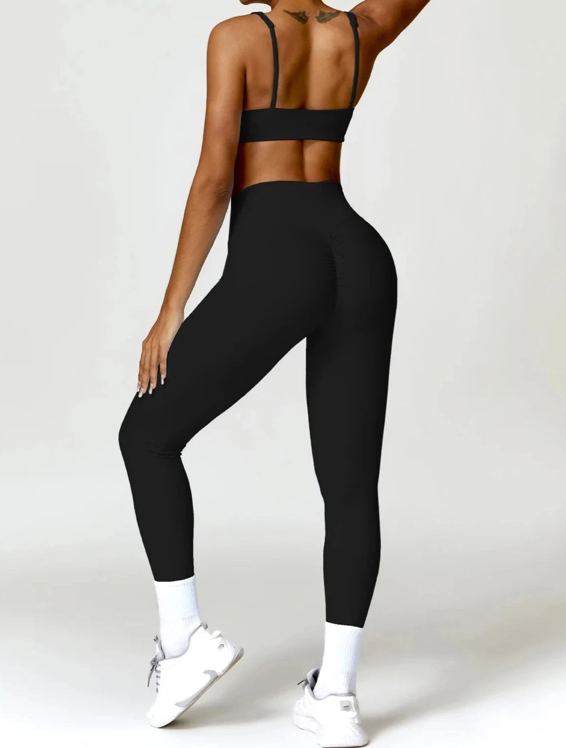 Conjunto deportivo (leggings + top) "Charm"