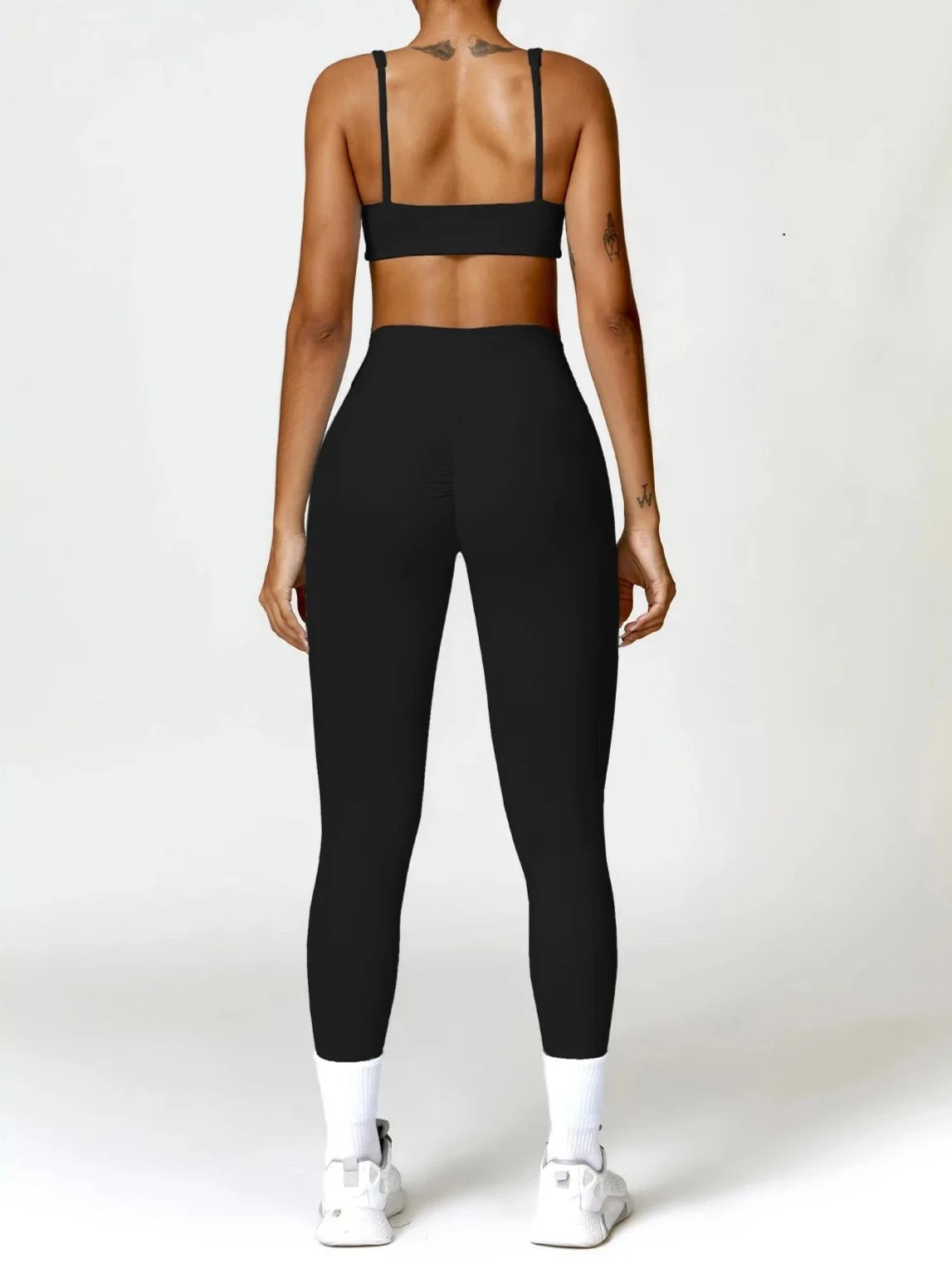 Conjunto deportivo (leggings + top) "Charm"
